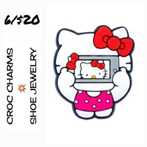 6/$20 Hello Kitty 😺 Bogg Bag Charm 👜 Shoe Jewelry Selfie Camera